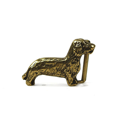Hebilla de cinturón con diseño de perro Teckel y acabado en latón antiguo.