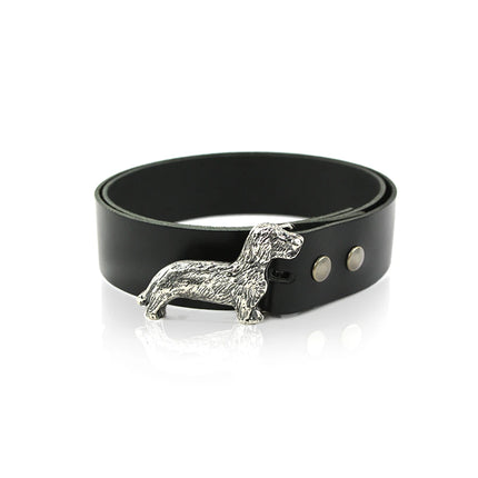 Hebilla de metal con forma de perro salchicha (Dachshund) en acabado plata vieja.