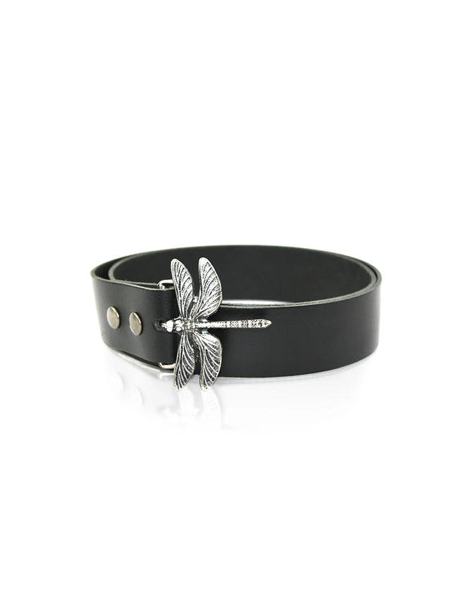 Hebilla de metal con forma de libélula elegante y alas detalladas, con acabado en plata vieja.